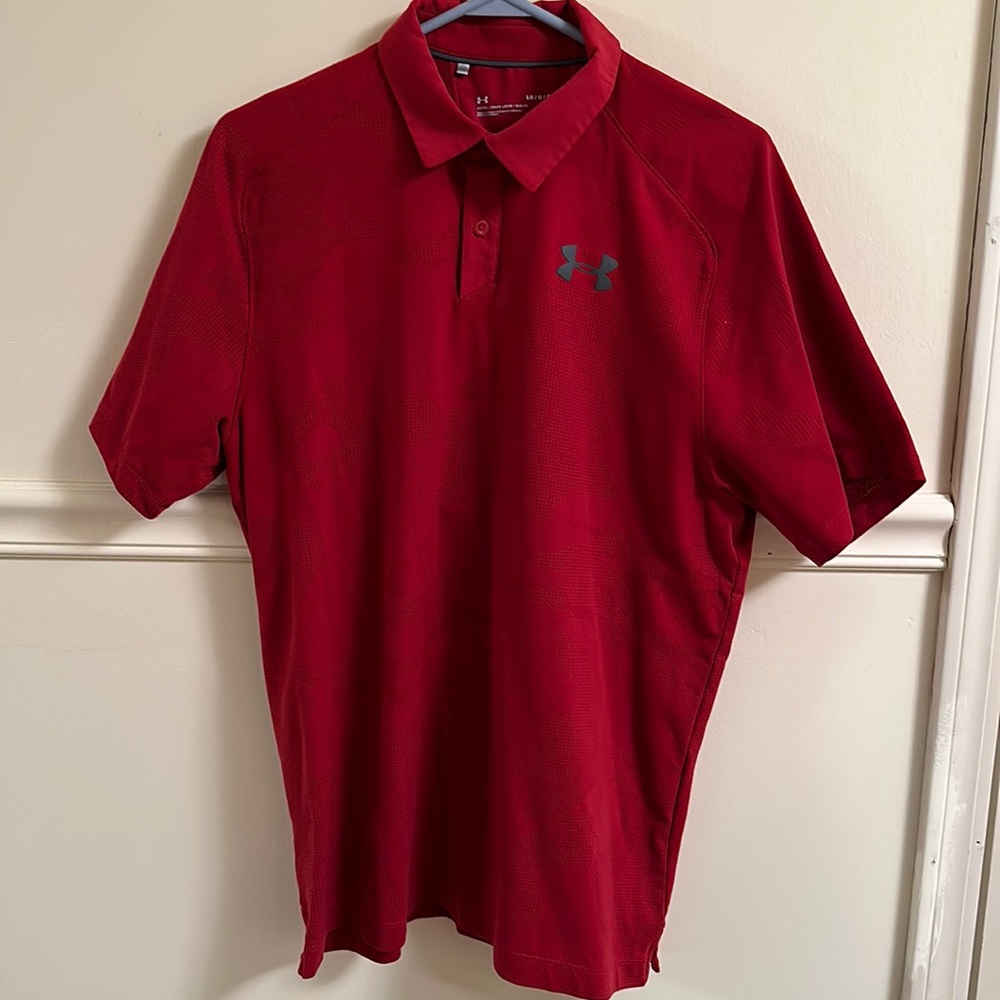 Men’s sz L Under Armour Men’s golf polo red in color in good used condition